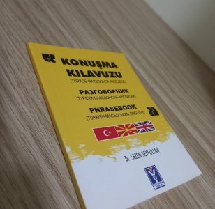Türkçe-Makedonca-İngilizce Konuşma Kılavuzu