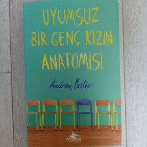 UYUMSUZ BİR GENÇ KIZIN ANATOMİSİ